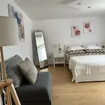 Volmefamily Apartman *