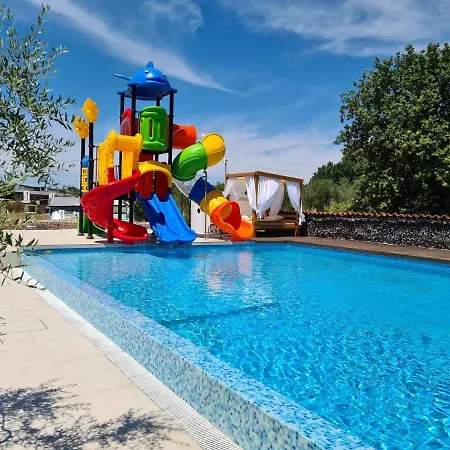 Volmefamily Πούλα